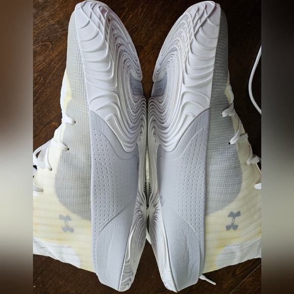 Under Armor Spawn Mid Basketball Athletic Micro G men 13 never used - Picture 4 of 11